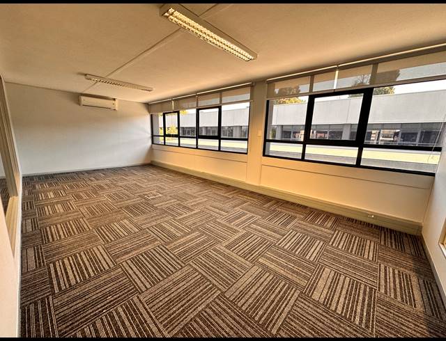 238M² OFFICE TO LET IN GREENSIDE